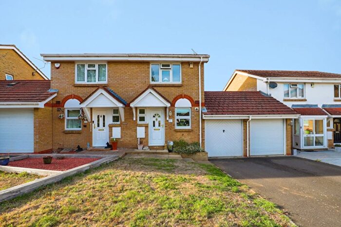 2 Bedroom Semi-Detached House For Sale In Leigh Road, Wainscott, Rochester, Kent, ME3