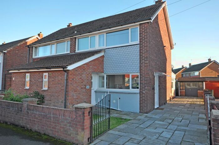3 Bedroom Semi-Detached House To Rent In Semi-Detached, Hillview Crescent, Newport, NP19