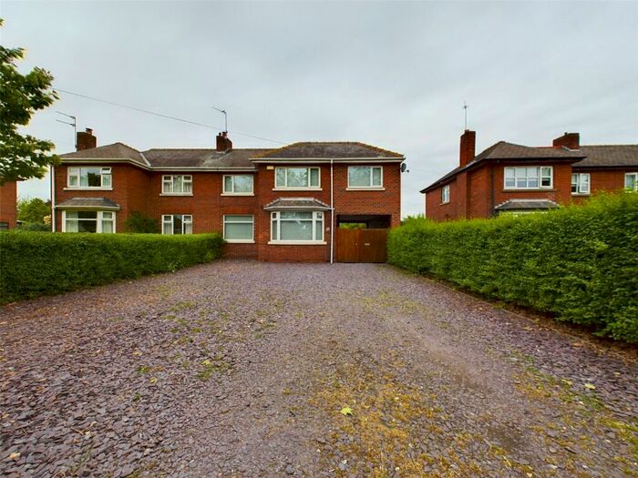 5 Bedroom Semi-Detached House To Rent In Tickhill Road, Doncaster, South Yorkshire, DN4