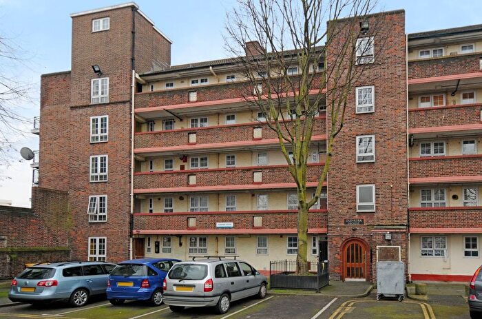3 Bedroom Flat To Rent In Long Lane, London, SE1