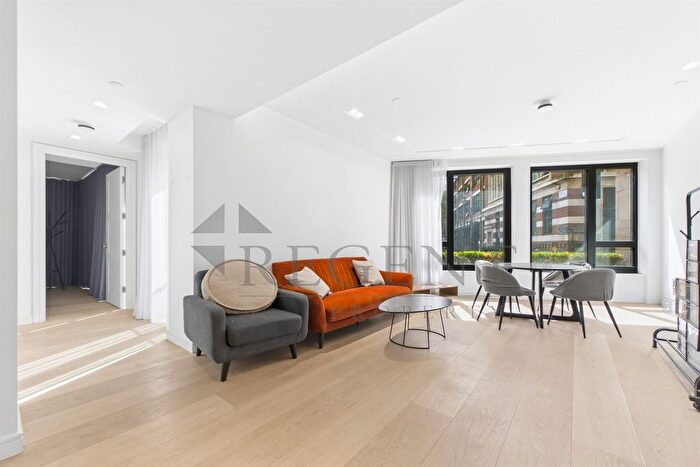 1 Bedroom Flat To Rent In Lincoln Square, Portugal Street, WC2A