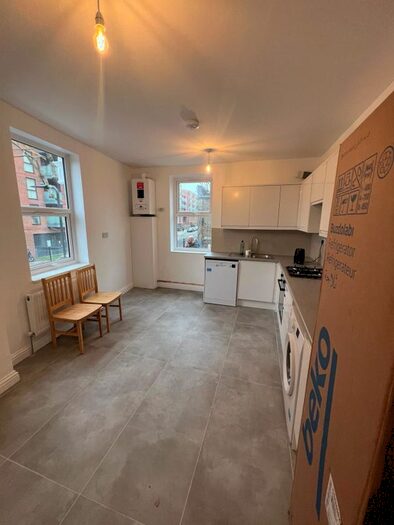 2 Bedroom Flat To Rent In West Green Road, London, N15