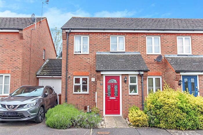 2 Bedroom End Of Terrace House To Rent In Butterfields, Wellingborough, NN8