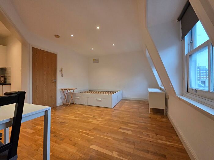 1 Bedroom Studio To Rent In Shoreditch High Street, London, E1