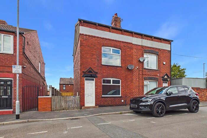 3 Bedroom Semi Detached House For Sale In Blayds Street, Leeds, West Yorkshire, LS9