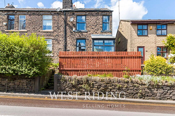 3 Bedroom End Of Terrace House For Sale In Oldham Road, Uppermill, Saddleworth, OL3