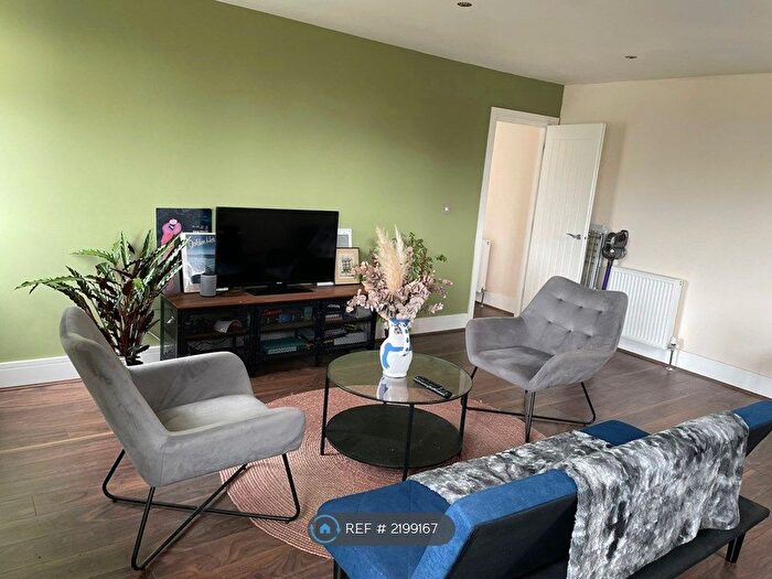 2 Bedroom Flat To Rent In Morden Road, London, SW19