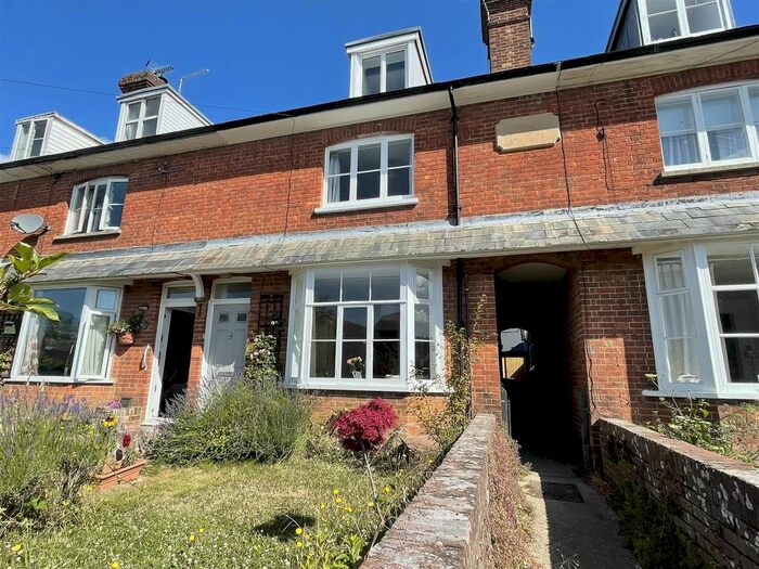 3 Bedroom Semi-Detached House To Rent In Golden Square, Tenterden, TN30
