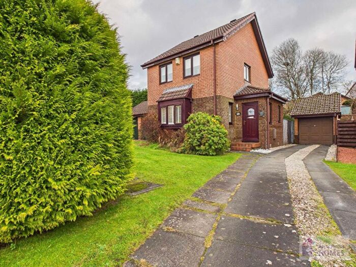 3 Bedroom Detached House For Sale In Kellie Grove, Stewartfield, East Kilbride, G74