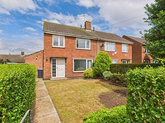 3 Bedroom Semi-Detached House For Sale In Curzon Estate, Tattershall, LN4