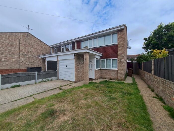 3 Bedroom Semi-Detached House To Rent In Hayle, East Tilbury, Tilbury, RM18