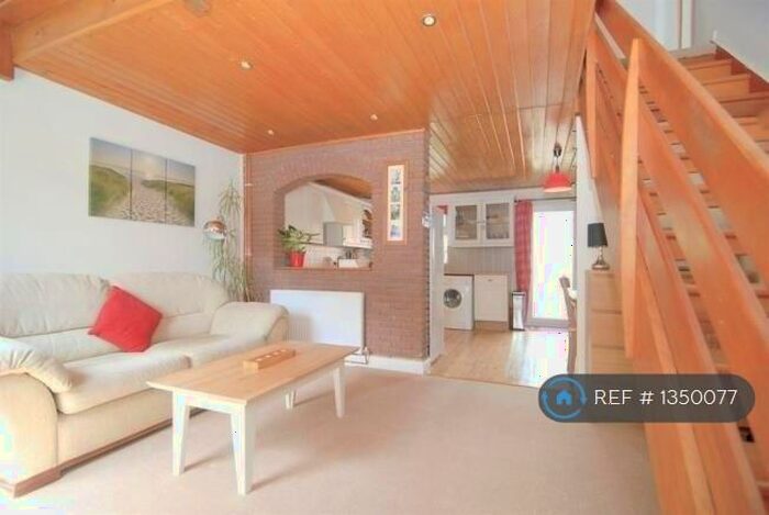 1 Bedroom Semi-Detached House To Rent In Silk Mill Approach, Leeds, LS16