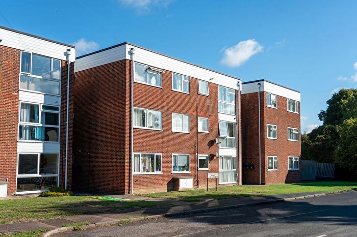 2 Bedroom Flat For Sale In Howard Court, Cambridge, CB5