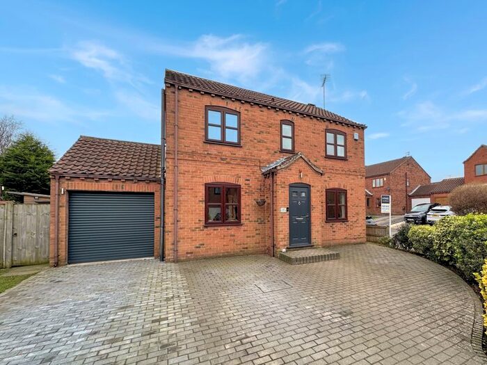 3 Bedroom Detached House For Sale In Queen Margarets Drive, Brotherton, Knottingley, WF11