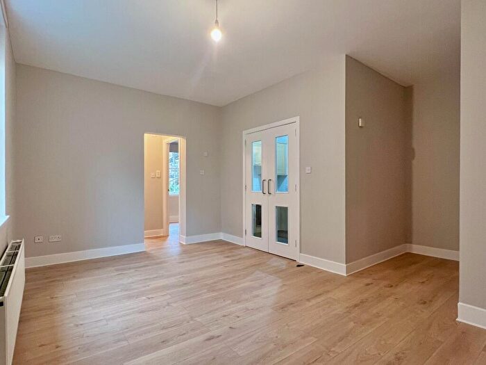 1 Bedroom Flat To Rent In , Patriothall, Edinburgh, EH3