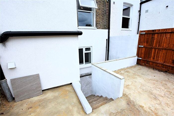2 Bedroom Apartment To Rent In Fernham Road, Thornton Heath, CR7