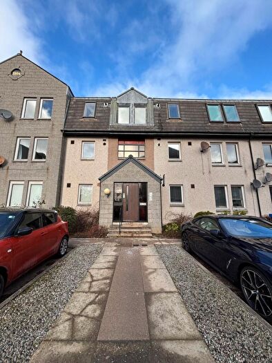 2 Bedroom Flat To Rent In Gairn Mews, City Centre, Aberdeen, AB10