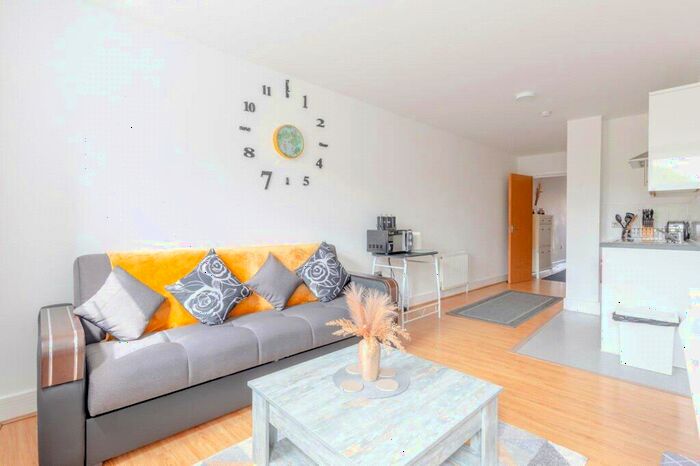 1 Bedroom Apartment To Rent In Burdett Road, London, E3