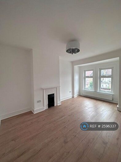 4 Bedroom Terraced House To Rent In Cobham Road, Ilford, IG3