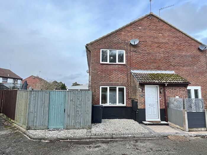 1 Bedroom Terraced House For Sale In Nuthatch Close, Creekmoor, Poole, BH17