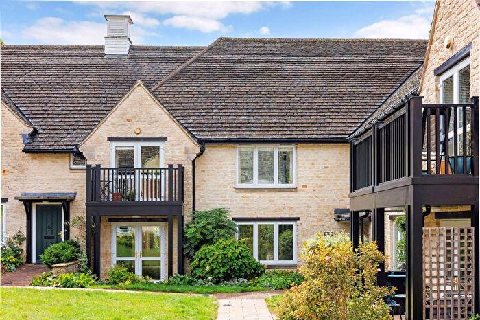 2 Bedroom Flat For Sale In Stuart Court, Butt Street, Stroud, GL6