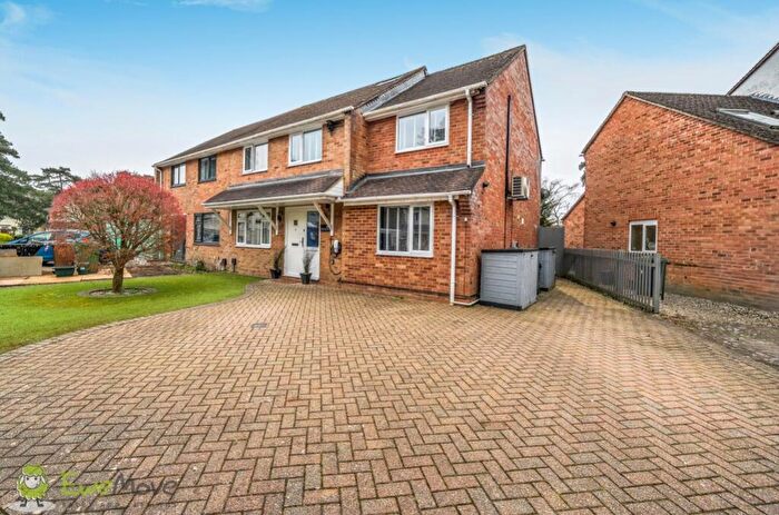 4 Bedroom Semi Detached House For Sale In Long Grove, Baughurst, Tadley, Hampshire, RG26