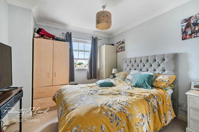 2 Bedroom Flat For Sale In Edward Square, Rotherhithe Street, London, SE16