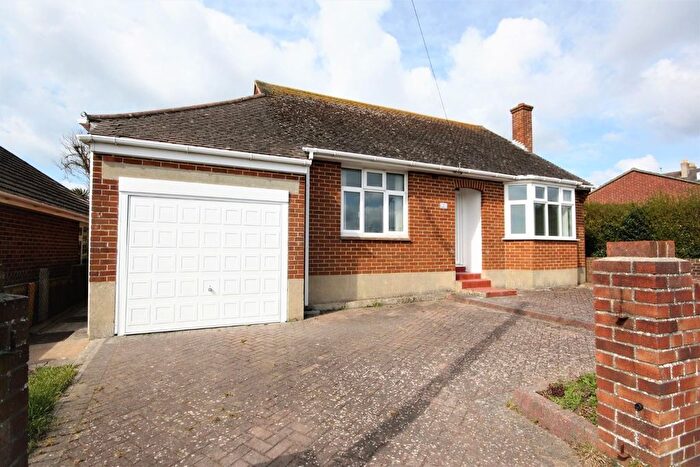 2 Bedroom Bungalow For Sale In Southdown Road, Weymouth, DT4
