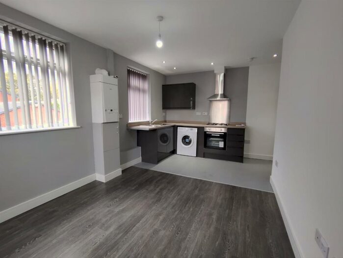 2 Bedroom Flat To Rent In Chorley Old Road, Bolton, BL1