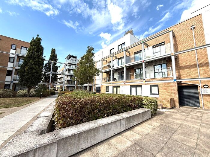 2 Bedroom Flat For Sale In Pym Court, Cromwell Road, Cambridge, CB1