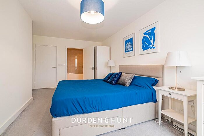 1 Bedroom Apartment For Sale In Upper North Street, Tower Hamlets, E14