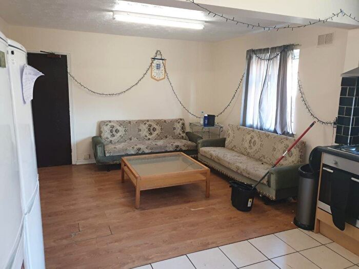 1 Bedroom Semi-Detached House To Rent In Lodge Road, SO14