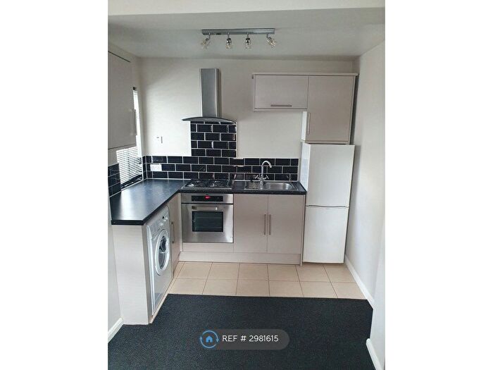 1 Bedroom Flat To Rent In Unity Street, Sittingbourne, ME10