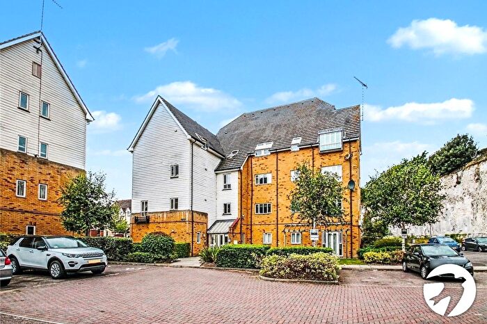 2 Bedroom Flat To Rent In Compass Court, Waterside, Gravesend, Kent, DA11