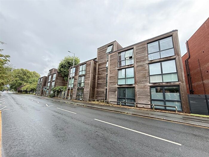 2 Bedroom Flat For Sale In Moss Lane East, Manchester, M16