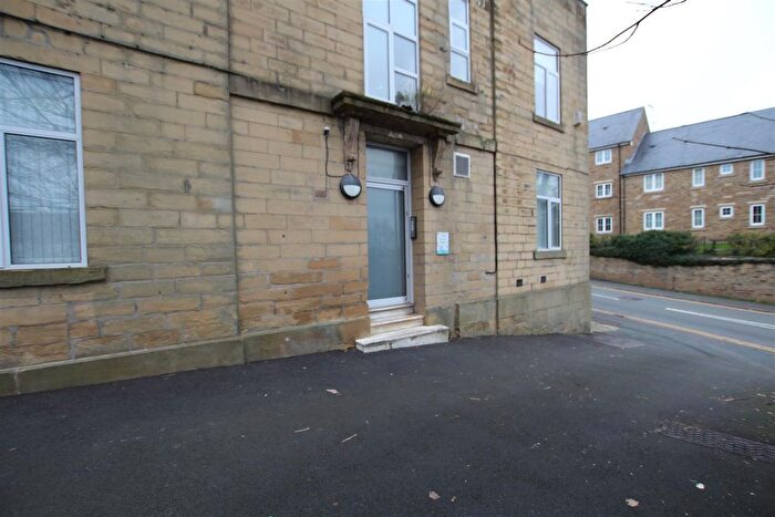 2 Bedroom Flat To Rent In High Street, Idle, Bradford, BD10