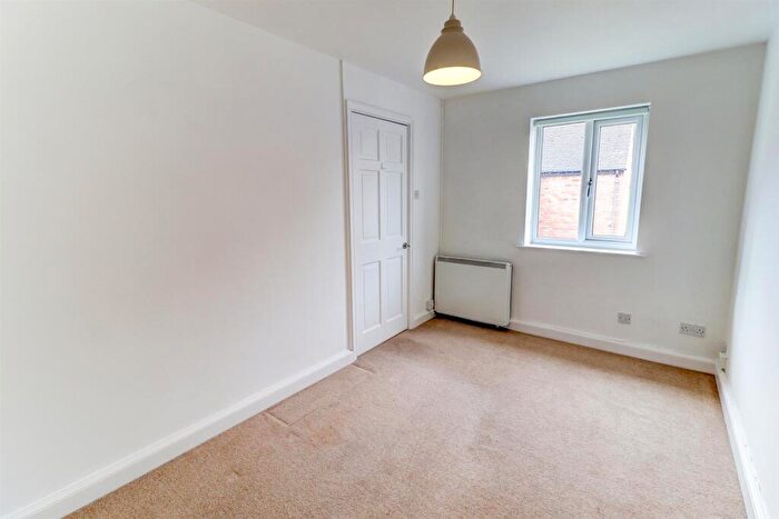 2 Bedroom Flat To Rent In School Lane, Kenilworth, CV8