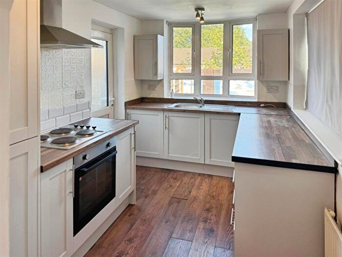 3 Bedroom Semi-Detached House To Rent In Haigh Road, Doncaster, DN4