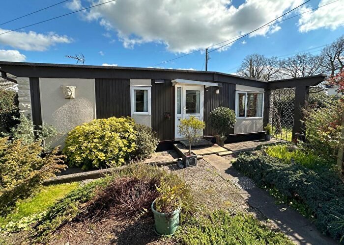 2 Bedroom Park Home For Sale In Windmill Lane, Balsall Common, CV7