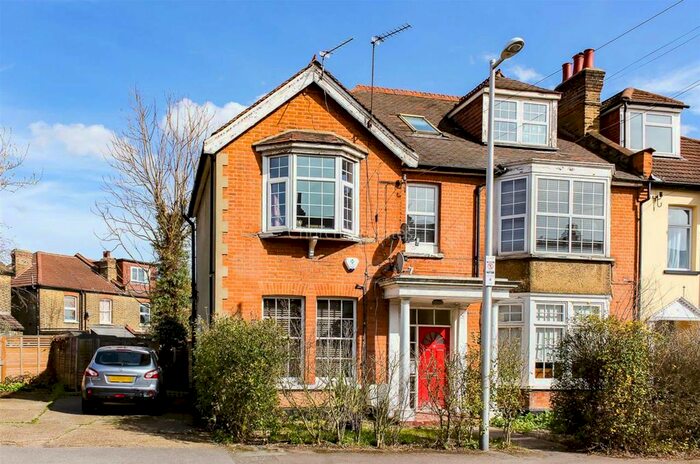 2 Bedroom Flat To Rent In Wavertree Road, London, E18