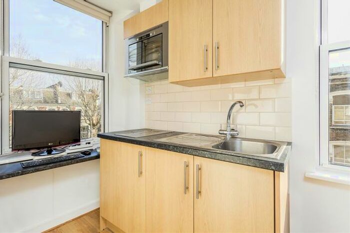 Studio To Rent In Shepherds Bush Road, Brook Green, London, W6