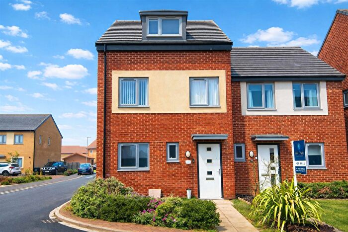 3 Bedroom Semi-Detached House For Sale In Meadowsweet Lane, Darlington, DL1