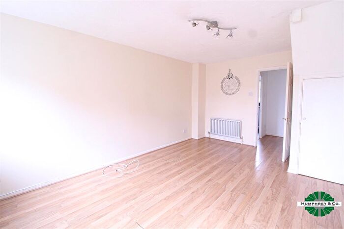 2 Bedroom Terraced House To Rent In Carriage Mews, Ilford, IG1
