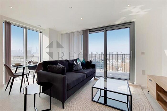 2 Bedroom Apartment To Rent In Jacquard Point, Tapestry Way, E1