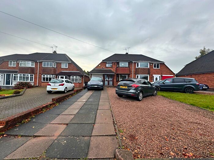 3 Bedroom Semi-Detached House To Rent In Bassnage Road, Halesowen, B63