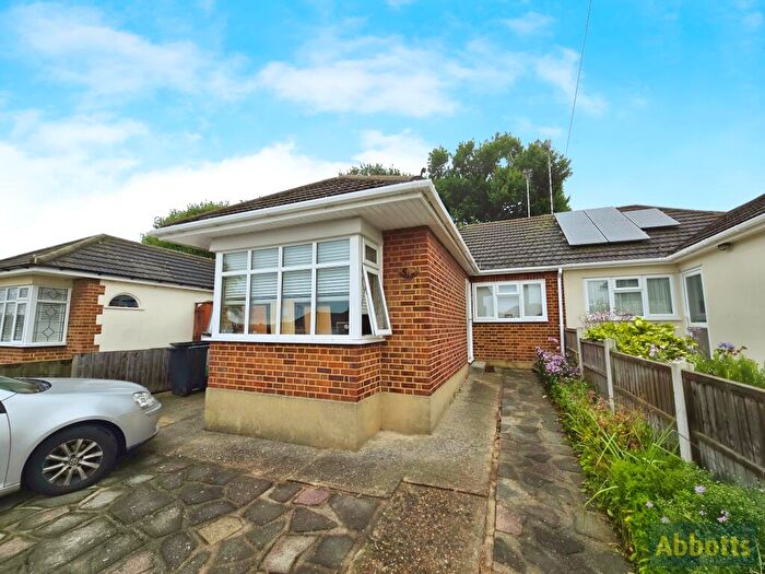 2 Bedroom Bungalow To Rent In Sunnybank Close, Eastwood, SS9