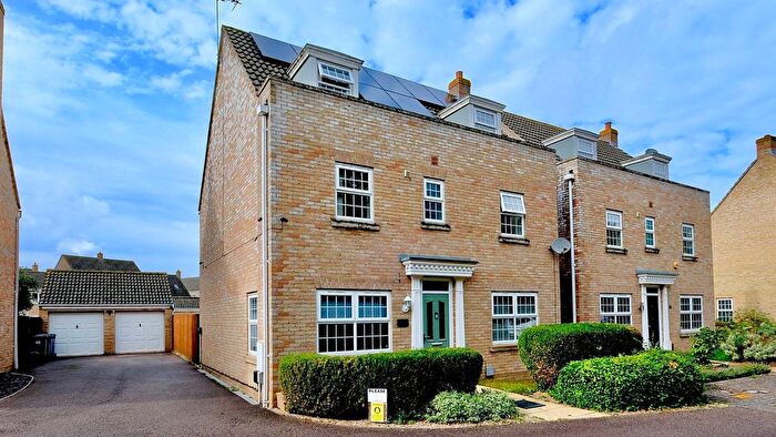 5 Bedroom Detached House For Sale In Robertson Way, Sapley, PE28