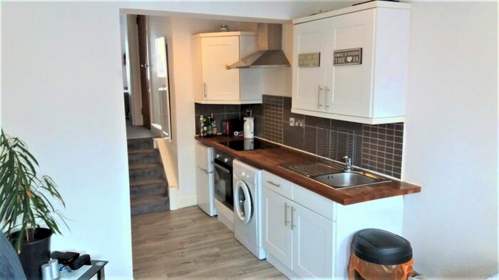 1 Bedroom Flat To Rent In High Street, Hornchurch, RM11