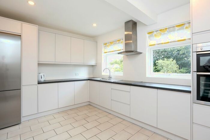5 Bedroom Semi-Detached House To Rent In Heath Drive, London, SW20
