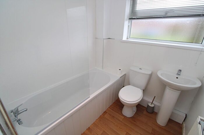 2 Bedroom Flat To Rent In Lon Brynli, Prestatyn, Denbighshire, LL19